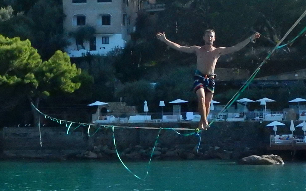 waterline-slackline-filip-jpg