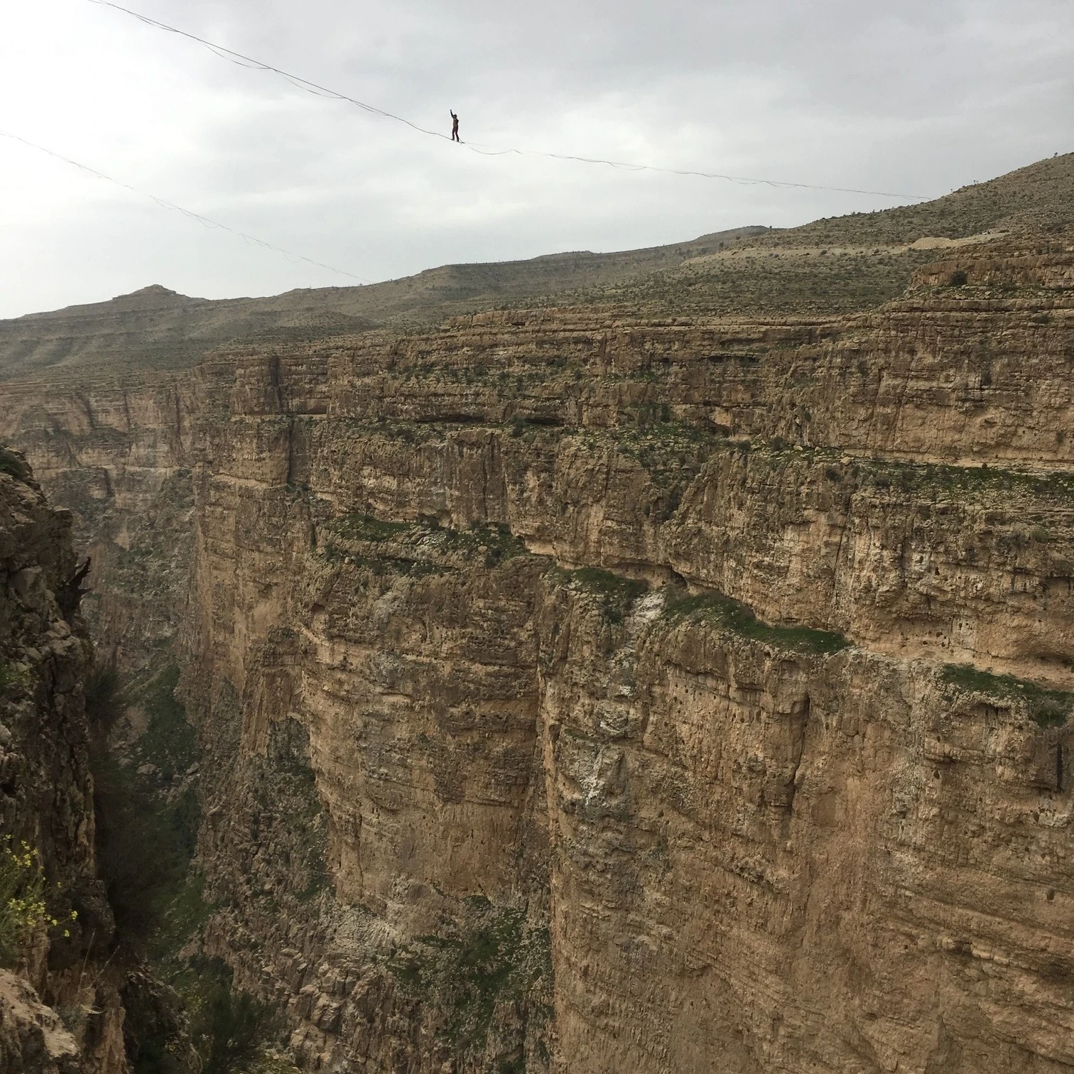higer-canyon-highlining-jpg